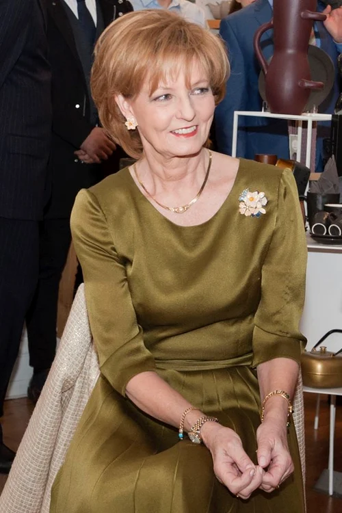 22 majestatea sa margareta eleganta carturesti 3 decenii de la revenirea in tara 8 jpg jpeg