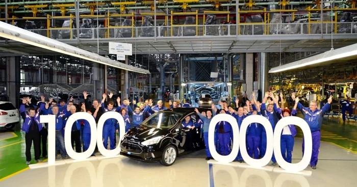 Ford B-Max cu numărul 100.000