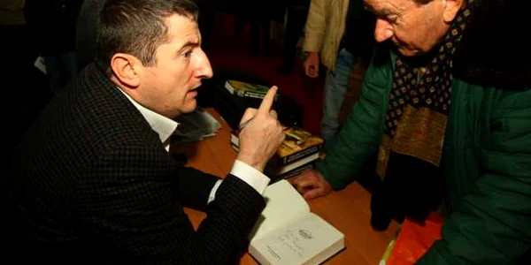 Grigore Cartianu şi Ioan Ceauşescu, la Gaudeamus FOTO: Marian Iliescu