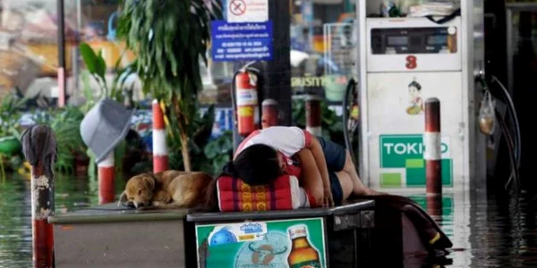 Thailanda este într-o situaţie critică: O treime din tară este sub ape