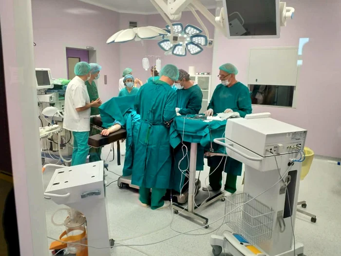 În noul spital a venit pe lume primul bebeluş. Este primul copil născut la Mioveni după anul 1999, primul în acest secol, primul în acest mileniu