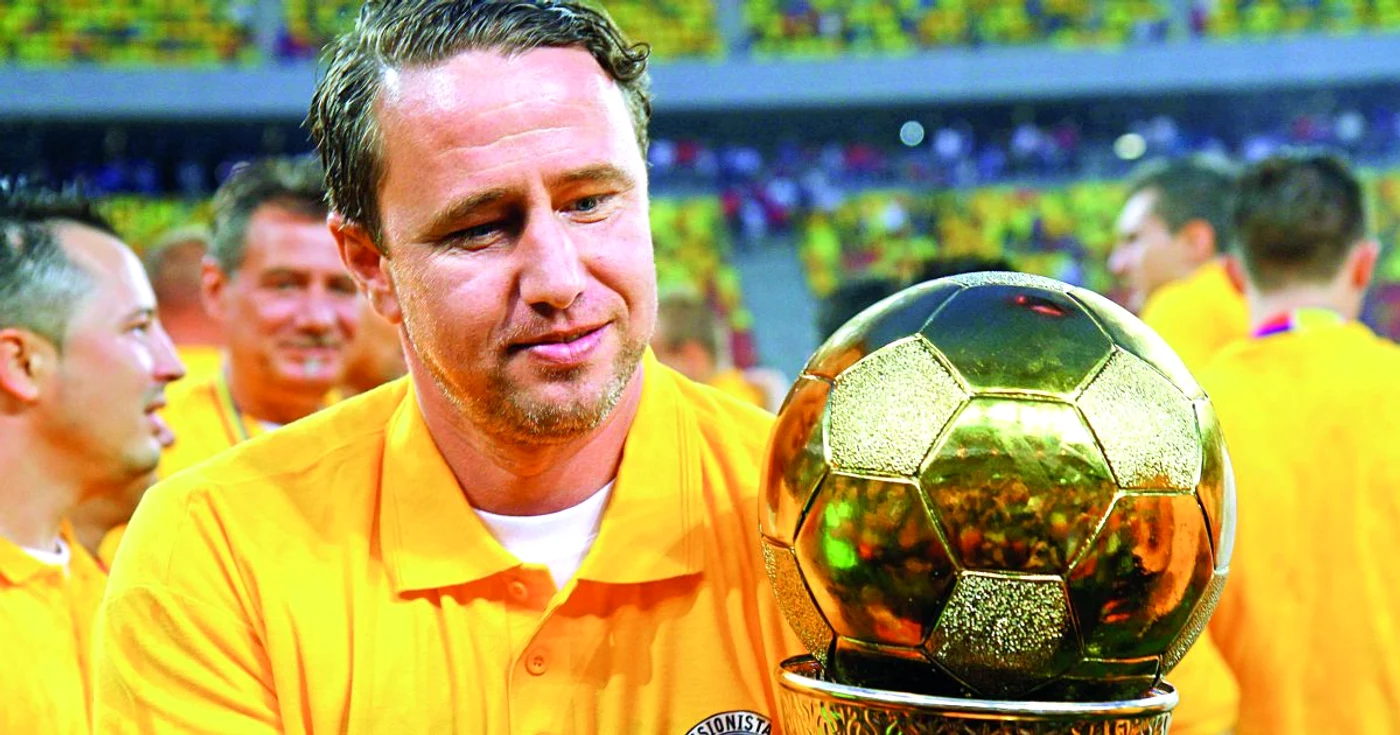 Laurenţiu Reghecampf a luat titlul cu Steaua la doar 37 de ani