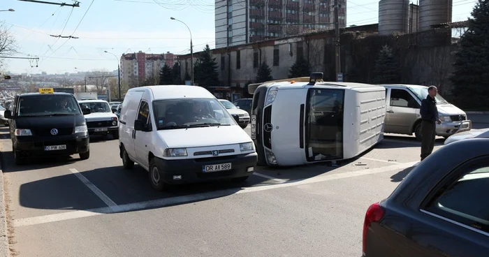Accidentul de pe strada Mihai Viteazul a dus la blocarea traficului rutier în acea zonă.