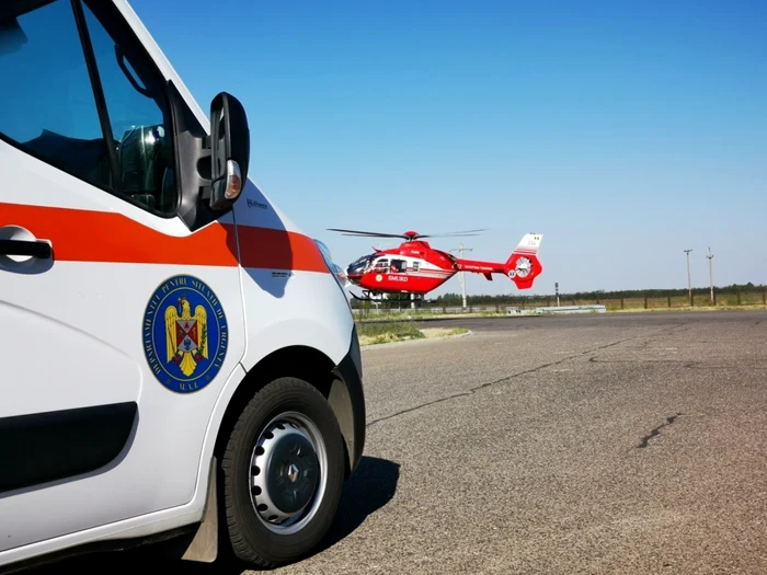 Un elicopter SMURD a transportat victima la un spital din capitală FOTO Facebook/Ambulanţa Călăraşi