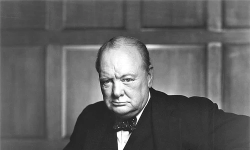 Sir Winston Churchill foto Wikipedia jpg