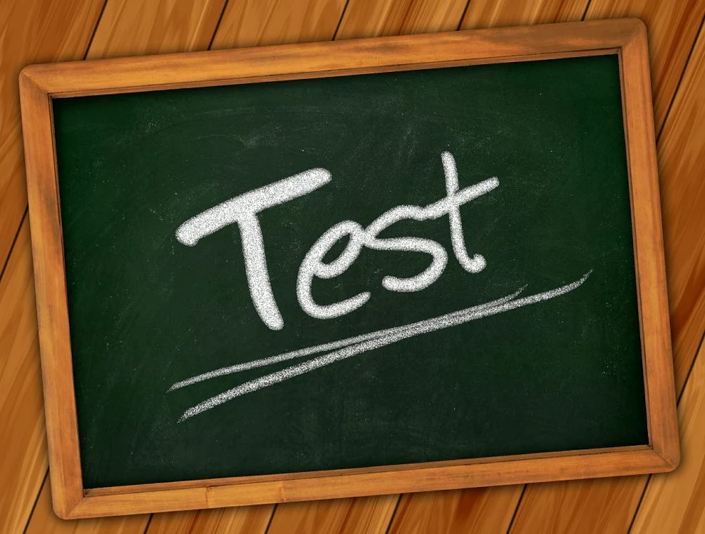 
    Examenul de Evaluare Națională 2021 continuă joi, 20 mai, cu proba la limba maternă pentru elevii claselor a IV-a  