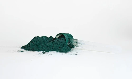 Cum poate ajuta spirulina i╠én procesul de sla╠åbire jpg