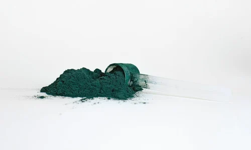 Cum poate ajuta spirulina i╠én procesul de sla╠åbire jpg