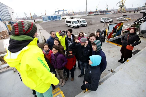 Vasul ecologist Greenpeace la Constanţa