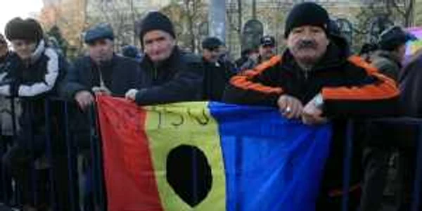 Sindicatele cer anularea legii care le taie indemnizațiile