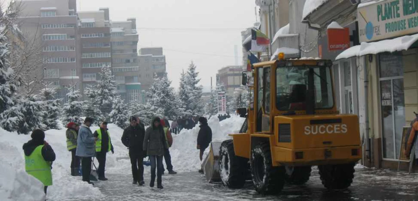 Utilajele de deszăpezire au acționat și în zona centrala a orașului