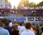 Corvinul Hunedoara aclamată de mii de oameni la prezentarea trofeului Cupa României la fotbal Foto Daniel Guță ADEVĂRUL (23) JPG
