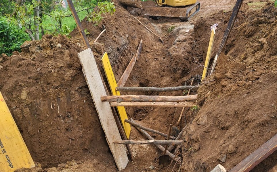 Român de 33 de ani, îngropat de viu pe un șantier din Marea Britanie. Două firme au primit amenzi de aproape 1,4 milioane de euro, la șase ani de la tragedie