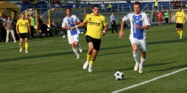 În turul campionatului, FC Braşov s-a impus cu 2-0 