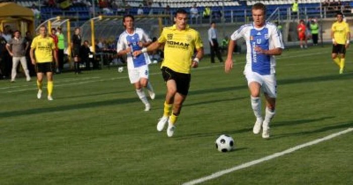 În turul campionatului, FC Braşov s-a impus cu 2-0
