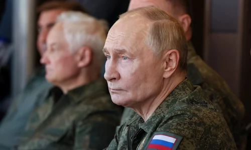 Putin în uniformă militară la Zapad 2025 FOTO profimedia 1037903734 jpg