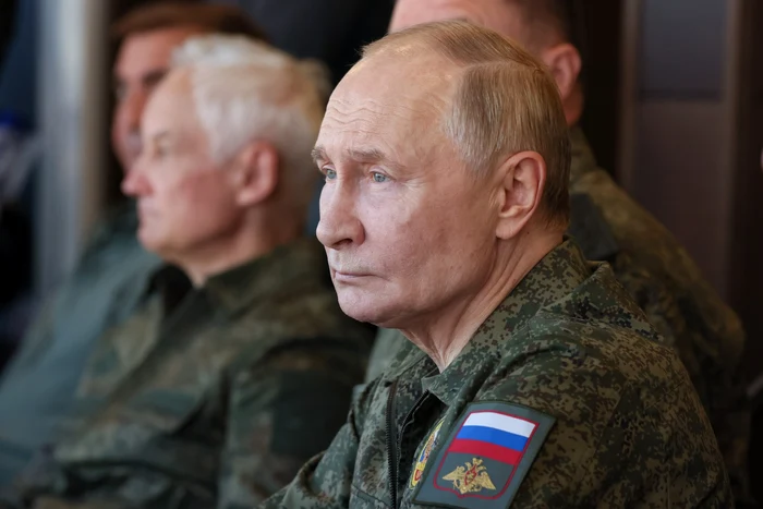 Putin, în uniformă militară la Zapad FOTO: Profimedia