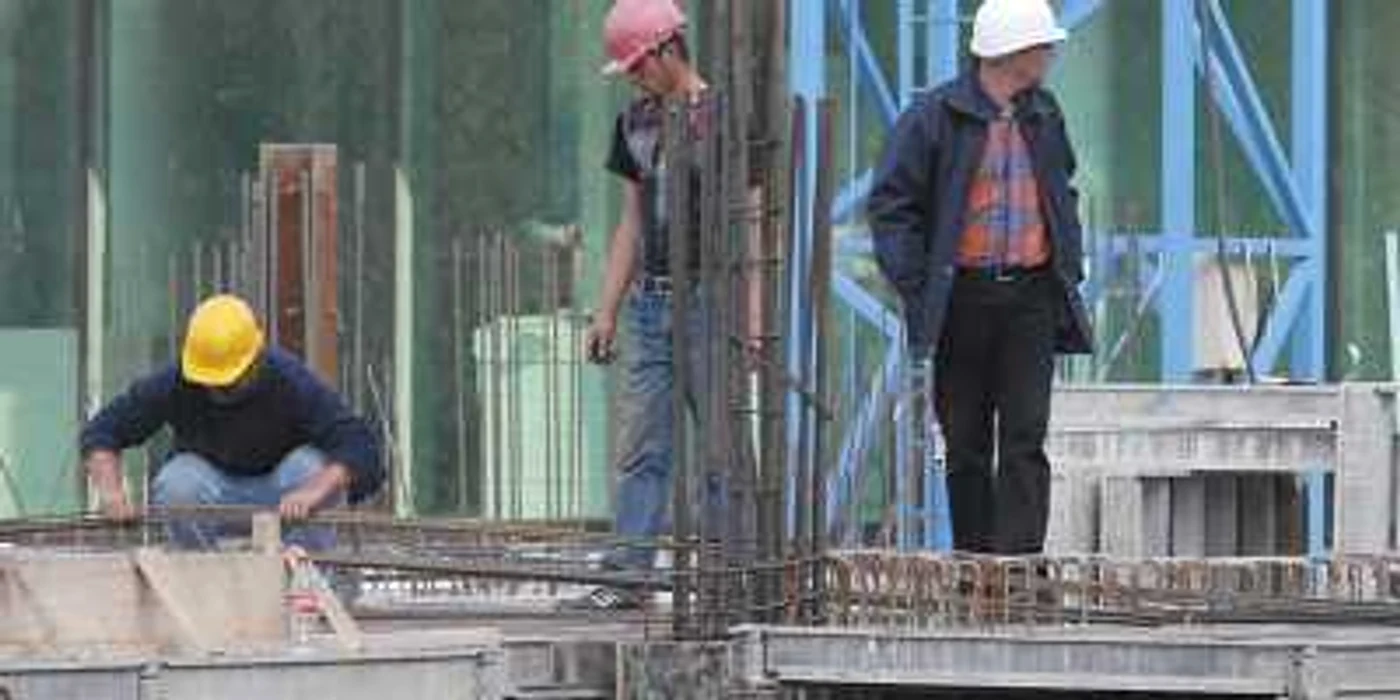 Poliţiştii locali au aplicat amenzi pentru construcţiile neautorizate foto arhivă