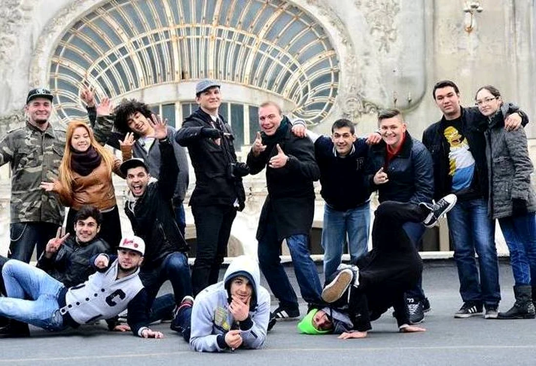 Tineri „happy“ din Constanţa Sursă foto Facebook Squad Tattoo