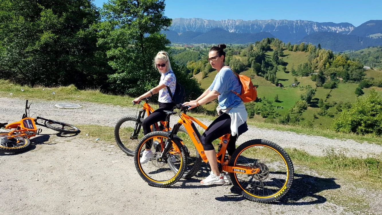Și fetele vin în aventura pe bicicletă, de la Șirnea 