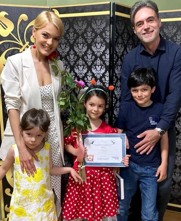 Lavinia Petrea, alături de familie / foto: arhiva personală