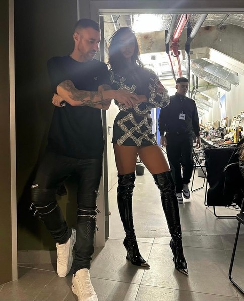 Imagini incendiare cu Mădălina Ghenea în costum de baie, pe insula Capri!: „Cea mai frumoasă femeie din lume”