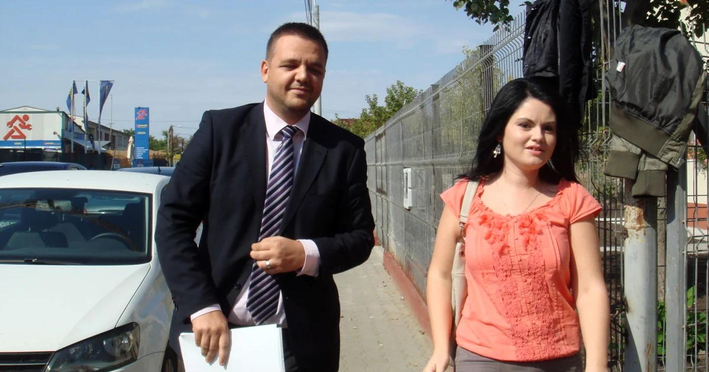 Notarul Iulia Păduraru a venit la sediul DNA împreună cu avocatul  Ionuţ Iftode
