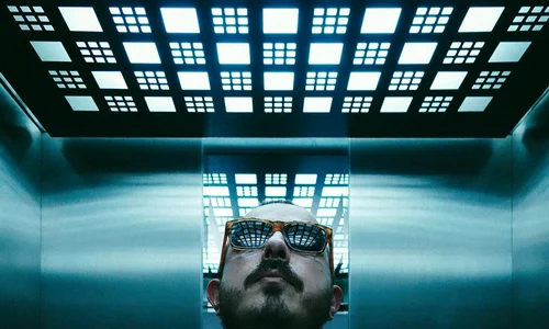 Selfie ul în lift jpeg