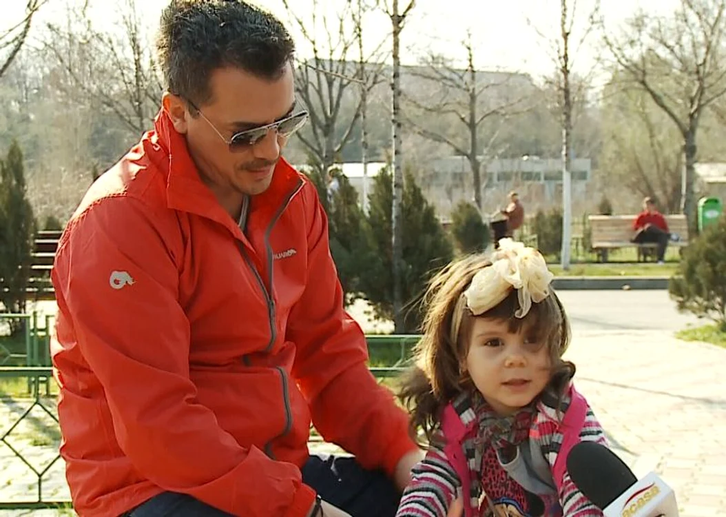 Diana este mândră că are o mamă frumoasă şi un tată «mişto»