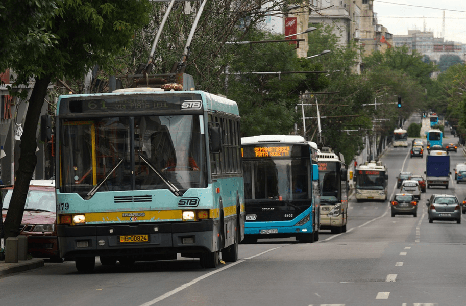 Șoferul autobuzului din București care a omorât un pieton va fi cercetat în libertate