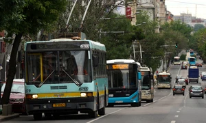 autobuz troleibuz stb foto shutterstock