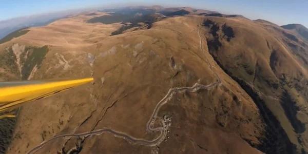 Imagini de pe Transalpina surprinse dintr-un avion de agrement Foto captură video