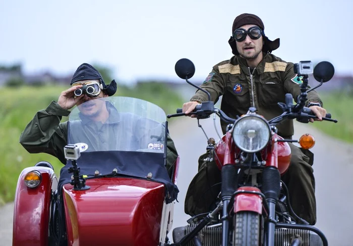 
    X Factor: Dani şi Răzvan au pornit în căutarea concurenţilor cu "factorul X"Foto: Antena 1  