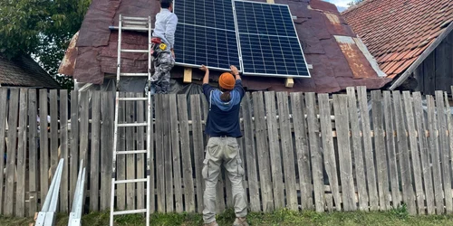 panouri fotovoltaice lumina pentru educatie jpg
