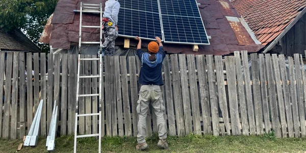 panouri fotovoltaice lumina pentru educatie jpg