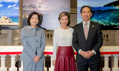 Principesa Sofia la expoziția de fotografie japoneză de la Muzeul Antipa cu ambasadorul Japoniei, Takashi Katae, și soția sa, Fumiko Katae   FOTO Alexandra Curea Gogu, Casa Majestății Sale (8) jpg