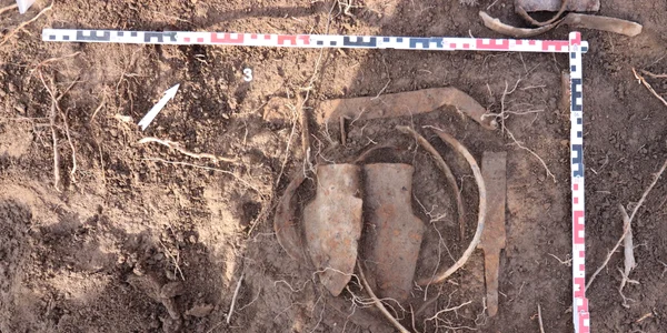 unelte din fier foto facebook muzeul de arheologie prahova png