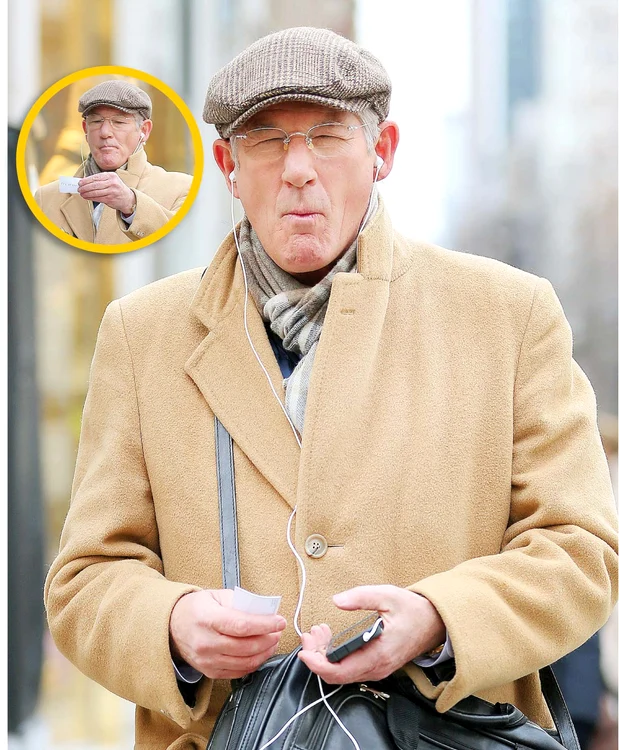 
    2015. Richard Gere a slăbit, a devenit palid şi s-a gârbovitFoto: Guliver/Splashnews  