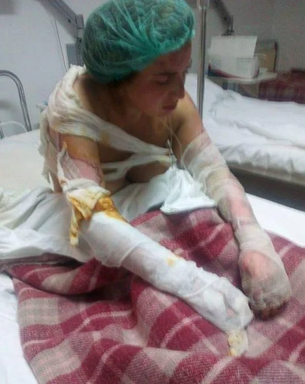 Tânăra a fost internată inițial la Spitalul Elias