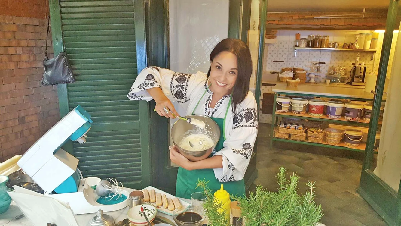 Andreea Marin îşi răsfaţă soţul cu mâncare ca la Istanbul