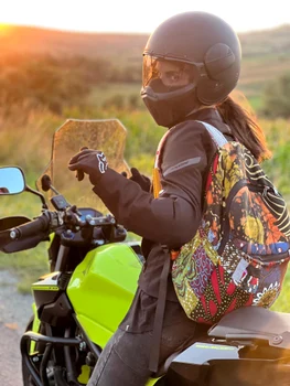 Mellina pune această "poftă de motor" pe seama crizei vârstei de 40 de ani