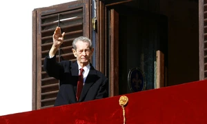 Lumea de mîine – discursul Regelui Mihai în Parlamentul României la 25 octombrie 2011 jpeg