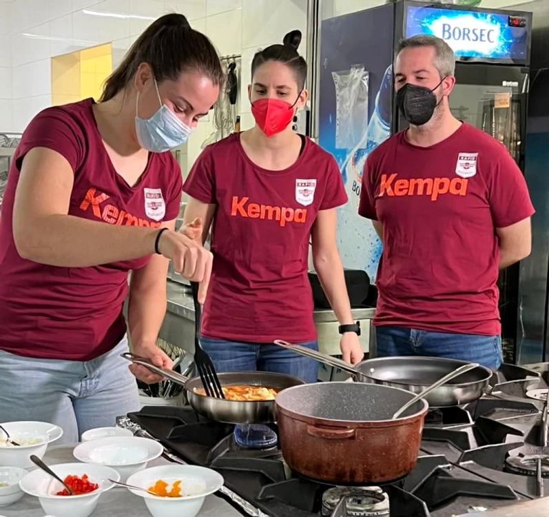 Jucătoarele au fost supervizate de antrenorul secund 