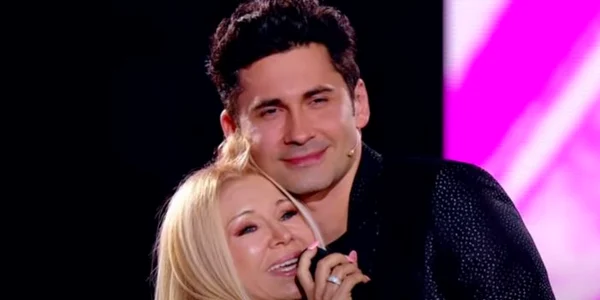 Dan Bălan alături de mama sa Ludmila pe scena Vocea Ucrainei FOTO Captură video