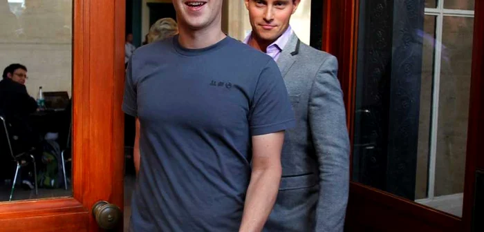 Mark Zuckerberg a reuşit să transforme Facebook şi în 2012 FOTO Reuters