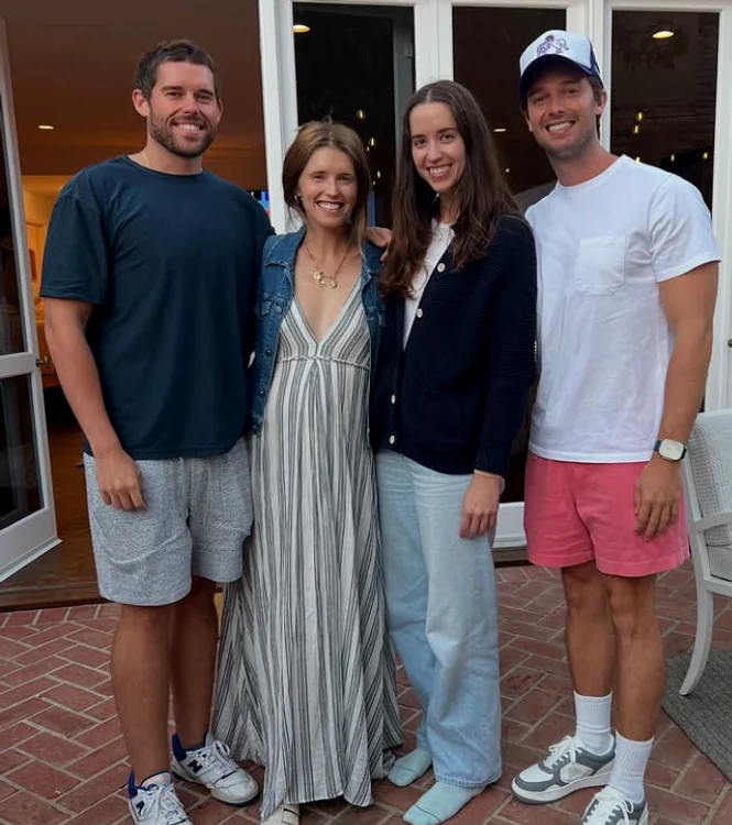 Christopher (stânga), alături de Katherine, Christina și Patrick/FOTO: Instagram
