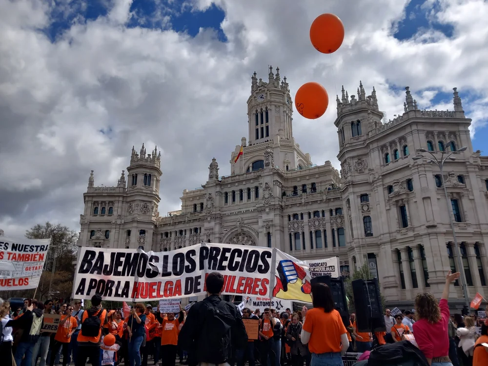 Imagine cu protestatarii din Madrid, 5 aprilie. FOTO: X / @InquilinatoMad