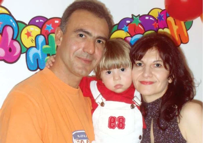 Distruşi de moartea copilului, părinţii şi-au pus capăt zilelorFoto Arhivă Personală