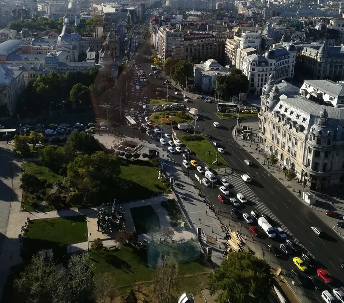 Traficul la ora 8.00 dimineața este de coșmar. Coada de mașini se întinde pe 2 km, între Unirii și UniversitateFoto: Click!