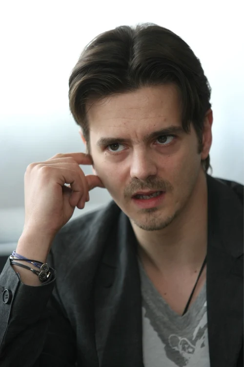 
    Mihai Petre  